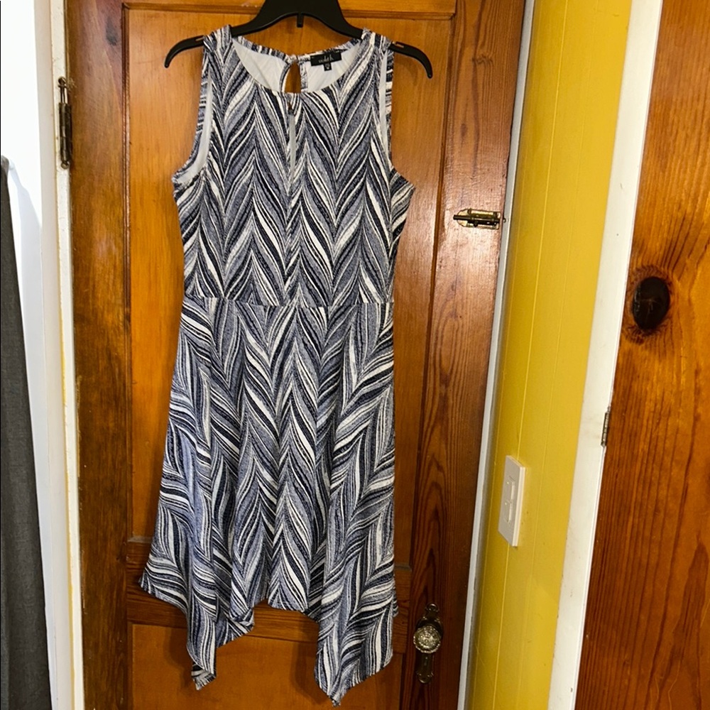 Stylish Black and White Chevron Dress